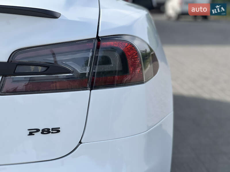 Ліфтбек Tesla Model S 2014 в Житомирі