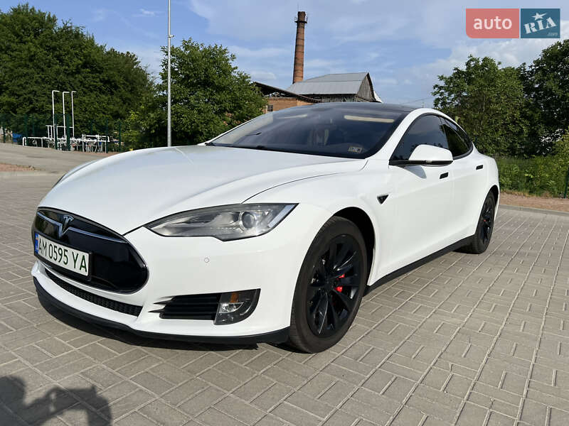 Ліфтбек Tesla Model S 2014 в Житомирі
