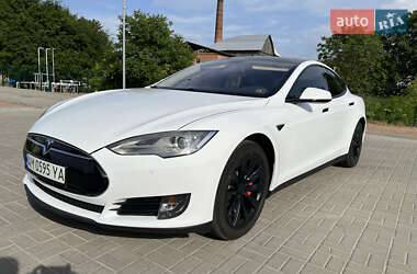 Ліфтбек Tesla Model S 2014 в 
