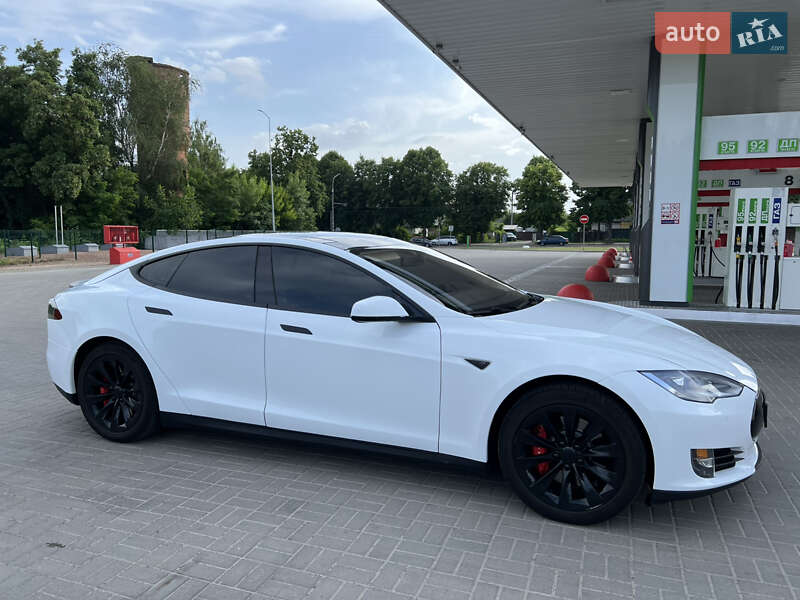 Ліфтбек Tesla Model S 2014 в Житомирі