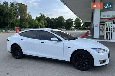 Ліфтбек Tesla Model S 2014 в 