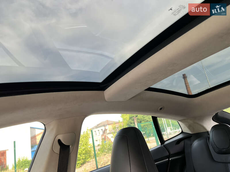Ліфтбек Tesla Model S 2014 в Житомирі