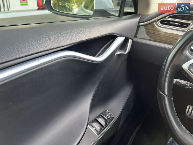 Ліфтбек Tesla Model S 2014 в Житомирі