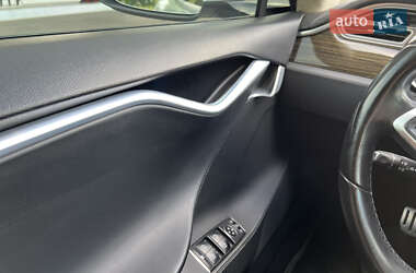 Ліфтбек Tesla Model S 2014 в 