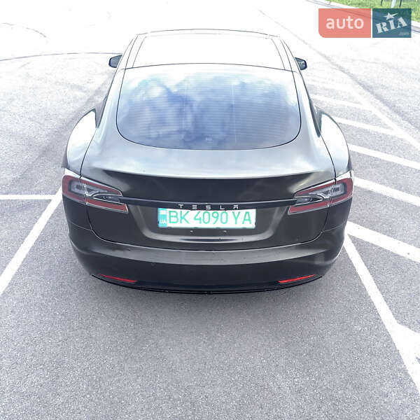Лифтбек Tesla Model S 2016 в Ровно фото 3 Лифтбек Tesla Model S 2016 в Ровно