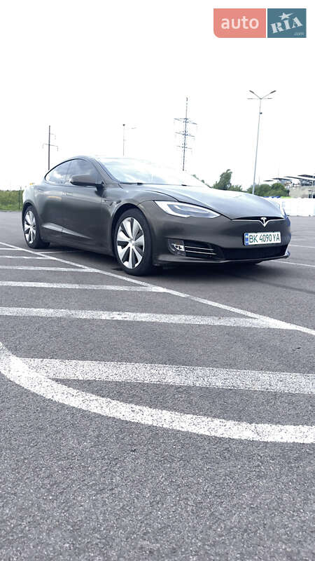Лифтбек Tesla Model S 2016 в Ровно фото 7 Лифтбек Tesla Model S 2016 в Ровно