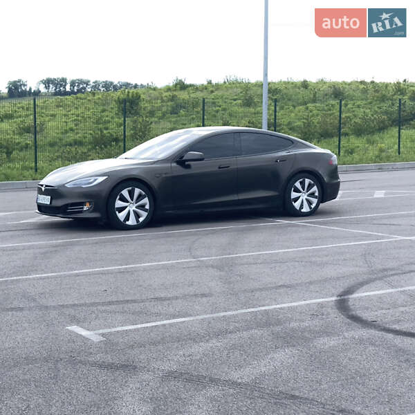 Лифтбек Tesla Model S 2016 в Ровно фото 2 Лифтбек Tesla Model S 2016 в Ровно