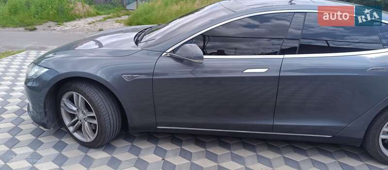 Лифтбек Tesla Model S 2013 в Подольске