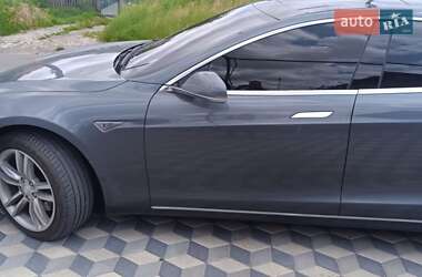 Лифтбек Tesla Model S 2013 в 