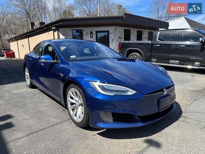 Tesla Model S 2016