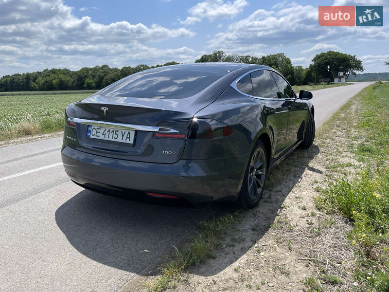 Ліфтбек Tesla Model S 2018 в Чернівцях
