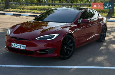 Ліфтбек Tesla Model S 2016 в 