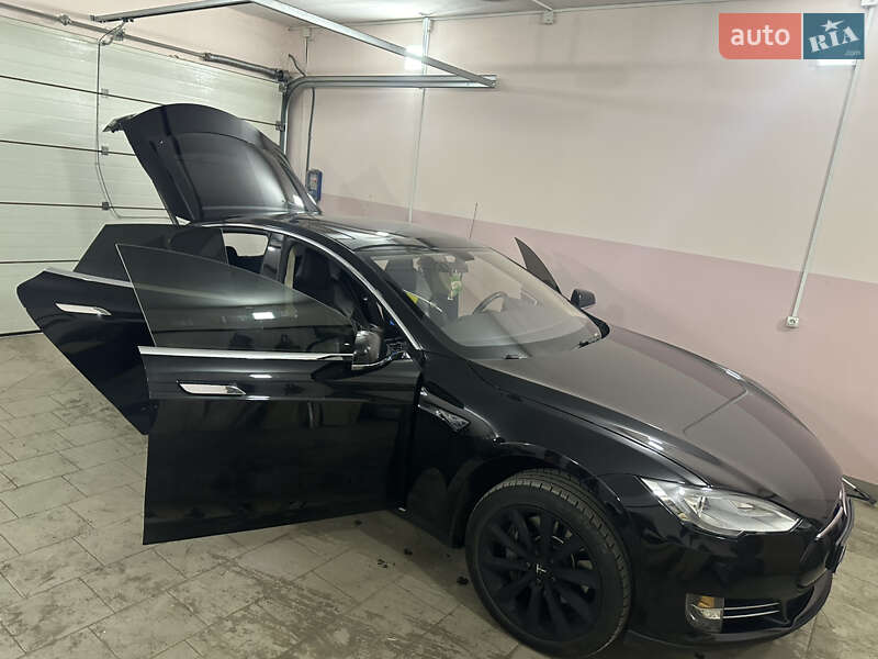 Лифтбек Tesla Model S 2013 в Виннице