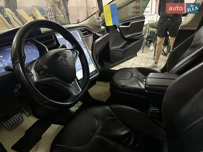 Лифтбек Tesla Model S 2013 в Виннице