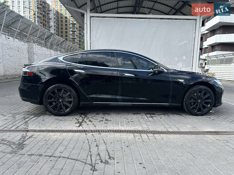 Лифтбек Tesla Model S 2013 в Виннице