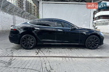 Лифтбек Tesla Model S 2013 в 