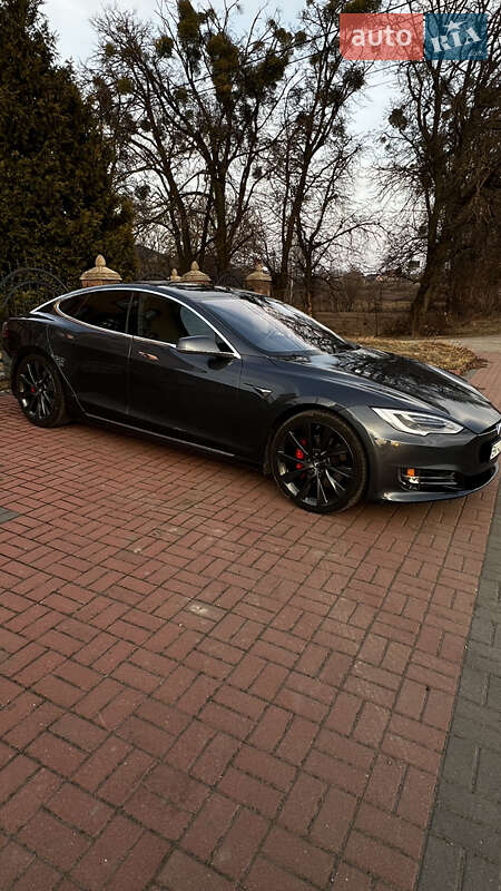 Ліфтбек Tesla Model S 2020 в Рівному