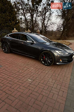 Лифтбек Tesla Model S 2020 в 