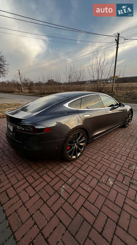 Ліфтбек Tesla Model S 2020 в Рівному