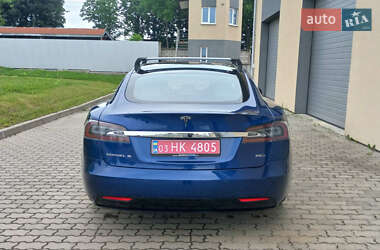 Лифтбек Tesla Model S 2016 в 
