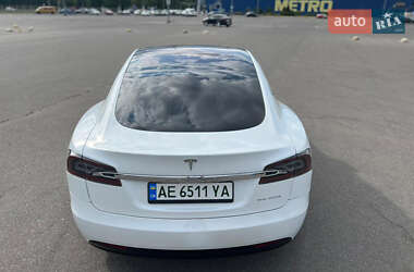 Лифтбек Tesla Model S 2019 в 