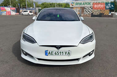 Лифтбек Tesla Model S 2019 в 