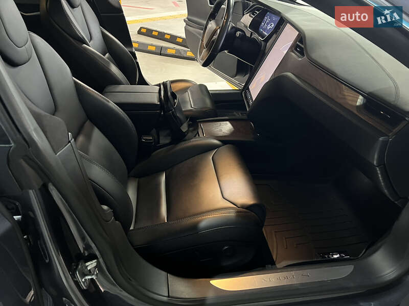 Ліфтбек Tesla Model S 2018 в Самборі