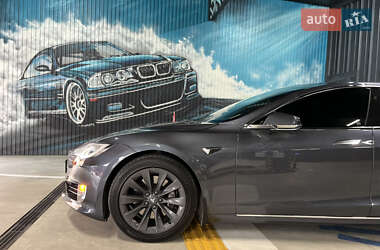 Лифтбек Tesla Model S 2018 в 