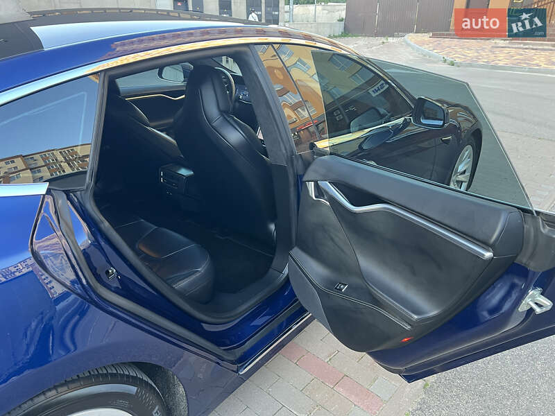 Лифтбек Tesla Model S 2017 в Киеве фото 18 Лифтбек Tesla Model S 2017 в Киеве