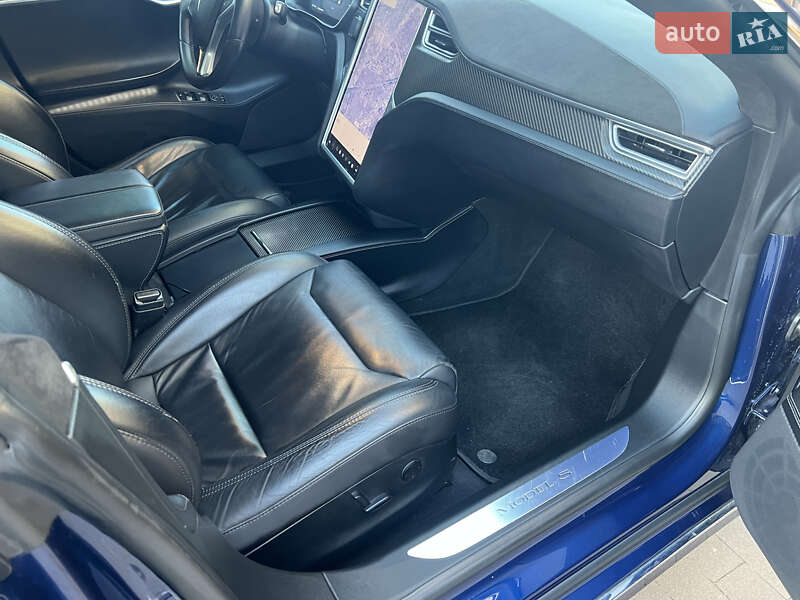 Лифтбек Tesla Model S 2017 в Киеве фото 21 Лифтбек Tesla Model S 2017 в Киеве