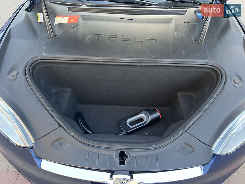 Лифтбек Tesla Model S 2017 в Киеве фото 36 Лифтбек Tesla Model S 2017 в Киеве