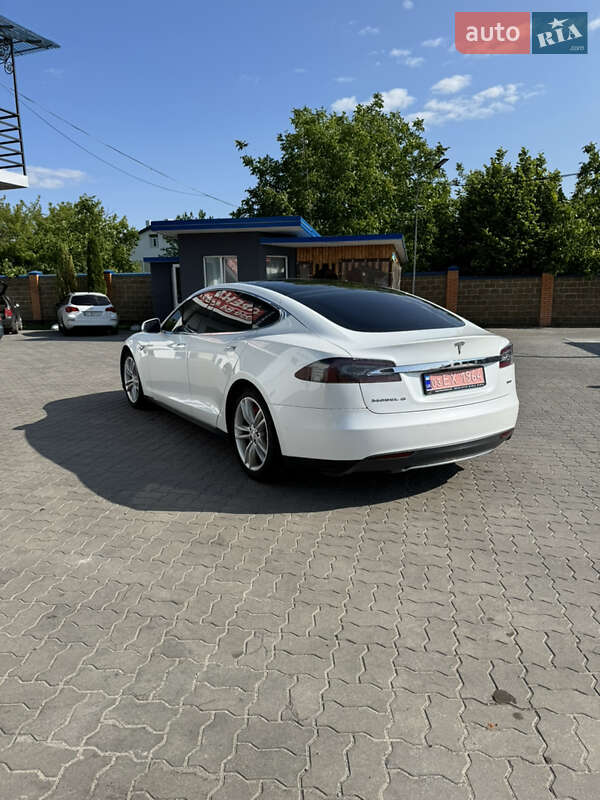 Лифтбек Tesla Model S 2015 в Владимире
