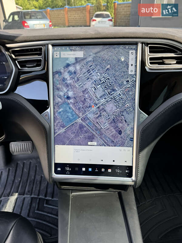 Лифтбек Tesla Model S 2015 в Владимире