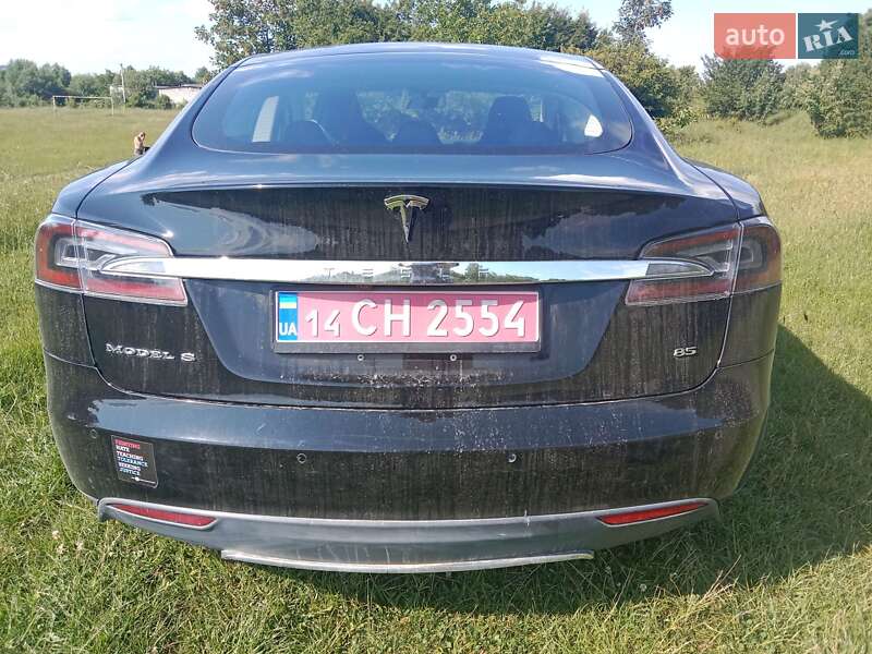 Лифтбек Tesla Model S 2014 в Ивано-Франковске