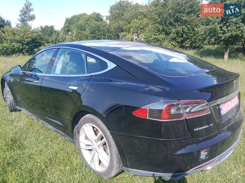 Лифтбек Tesla Model S 2014 в Ивано-Франковске