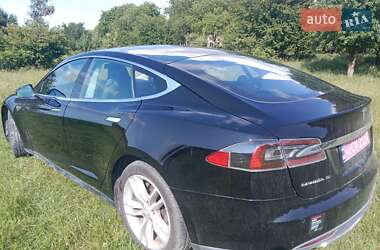 Лифтбек Tesla Model S 2014 в 