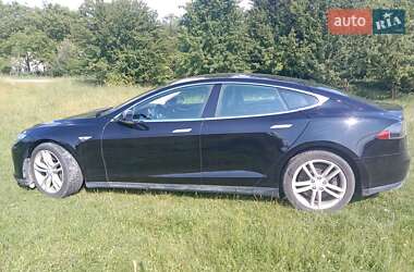 Лифтбек Tesla Model S 2014 в 