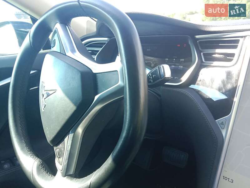 Лифтбек Tesla Model S 2014 в Ивано-Франковске