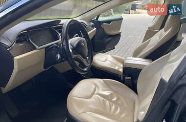 Лифтбек Tesla Model S 2013 в 