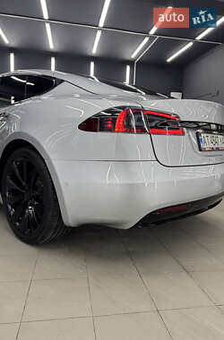 Лифтбек Tesla Model S 2017 в 