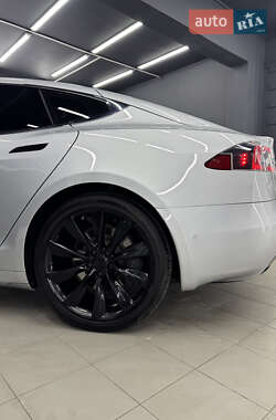 Лифтбек Tesla Model S 2017 в 