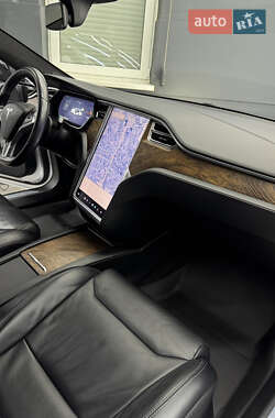 Лифтбек Tesla Model S 2017 в 