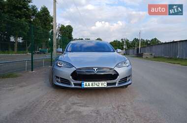 Лифтбек Tesla Model S 2013 в 