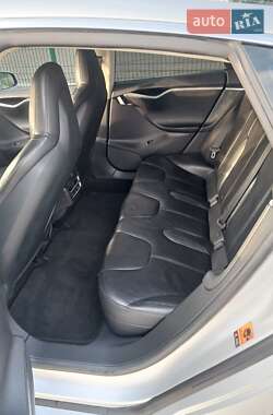 Лифтбек Tesla Model S 2013 в 