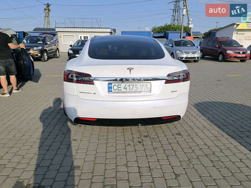 Ліфтбек Tesla Model S 2017 в Чернівцях