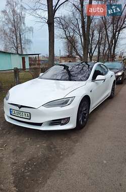 Лифтбек Tesla Model S 2017 в Черкассах