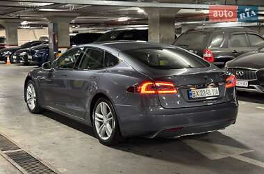Лифтбек Tesla Model S 2013 в 