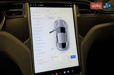 Лифтбек Tesla Model S 2013 в 