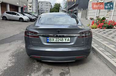 Лифтбек Tesla Model S 2013 в 