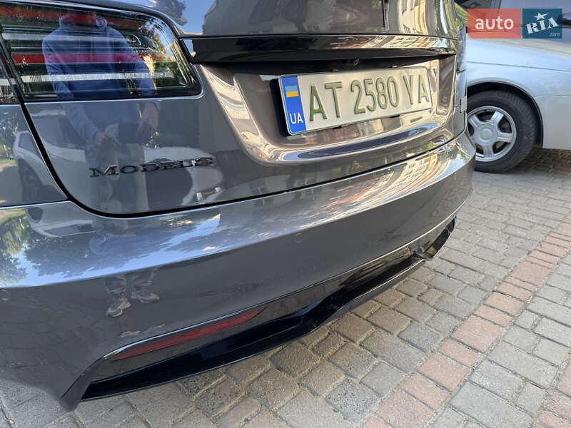 Лифтбек Tesla Model S 2022 в Ивано-Франковске